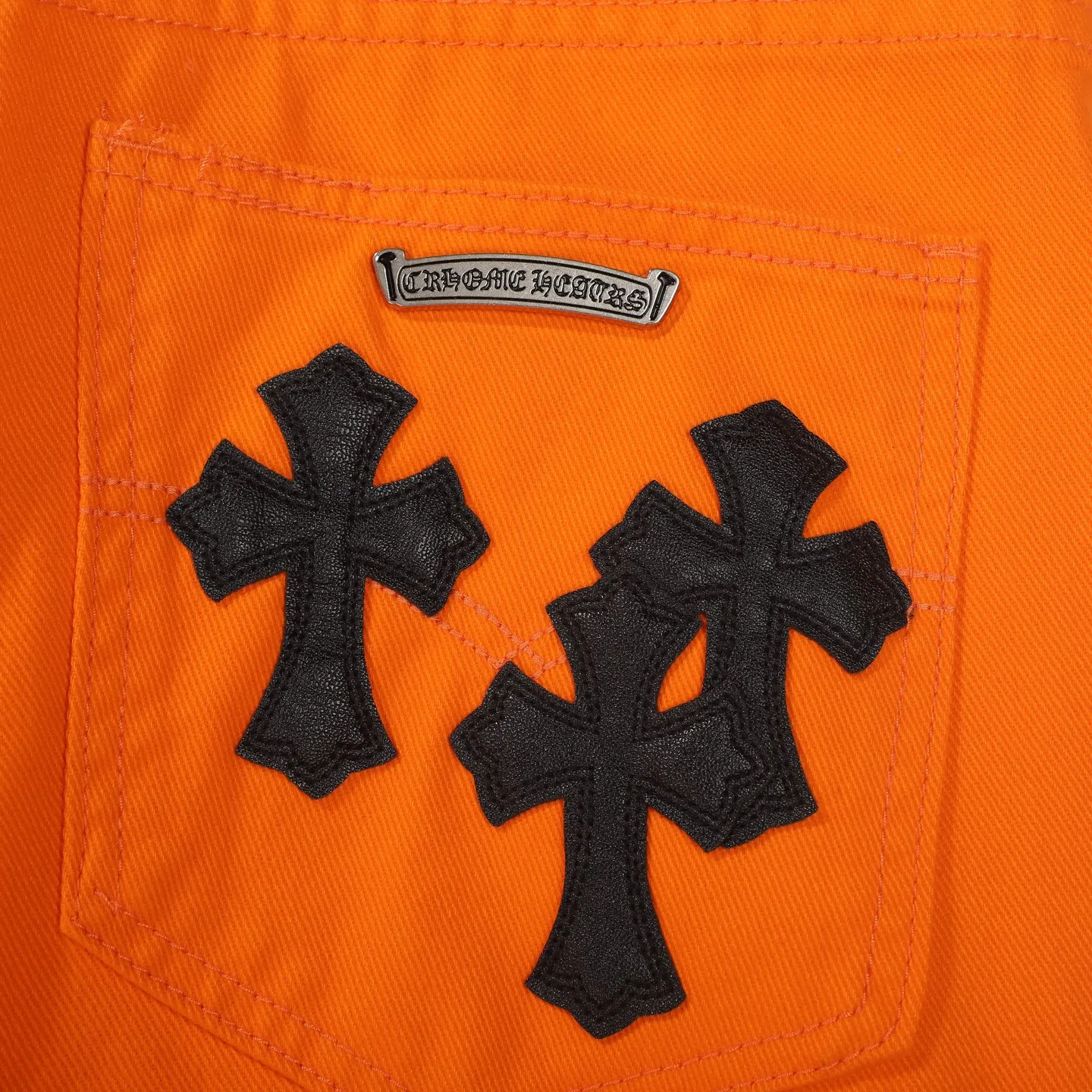 P240 Chrome hearts CH The same style as Yang and Su Extinct Virgil co-branded flare micro-flare jeans Three-dimensional version Loose and comfortable, not picky about the figure Makes you look taller and slimmer Made by a large factory Original quality control Same style for men and women Can be matched with couples Versatile recommendation A must-have jeans for all seasons Made of heavy-duty washed pure cotton denim fabric After washing, they are soft and thick and very stylish when worn Size: M-XXL Color: Orange .............